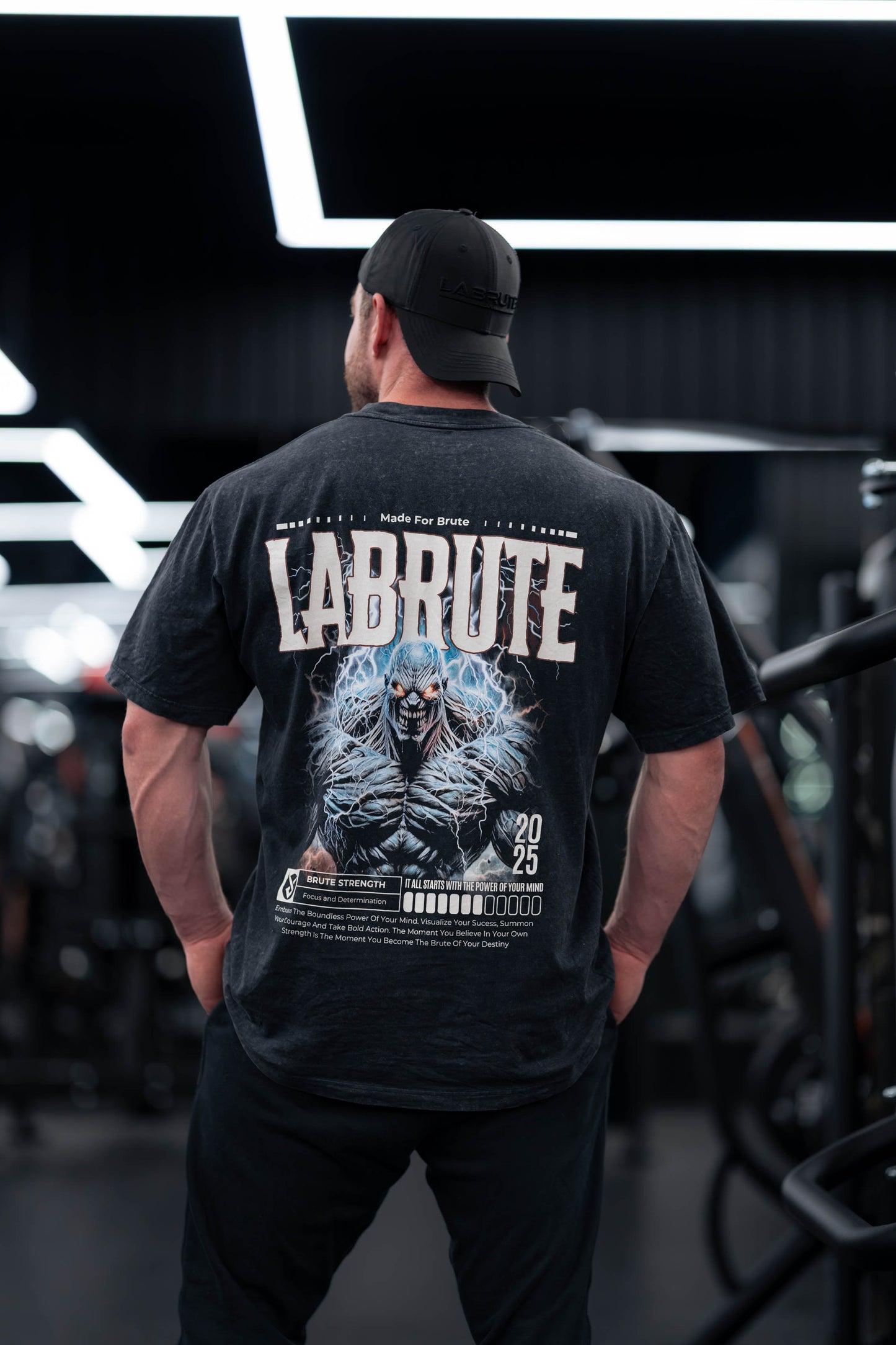 Men tshirt oversized vintage noir Labrute  pour le gym ou de tous les jours, design au Canada, produit du Québec, parfait pour les bodybuilders, la musculation, graphique style cartoon rock metal, power within collection, pour un fort mindset , très confortable durable doux et de qualité,Labrute vintage black oversized t-shirt for the gym or everyday, design in Canada, product from Quebec, perfect for bodybuilders, bodybuilding, cartoon rock metal style graphic, power within collection, for a strong mindset