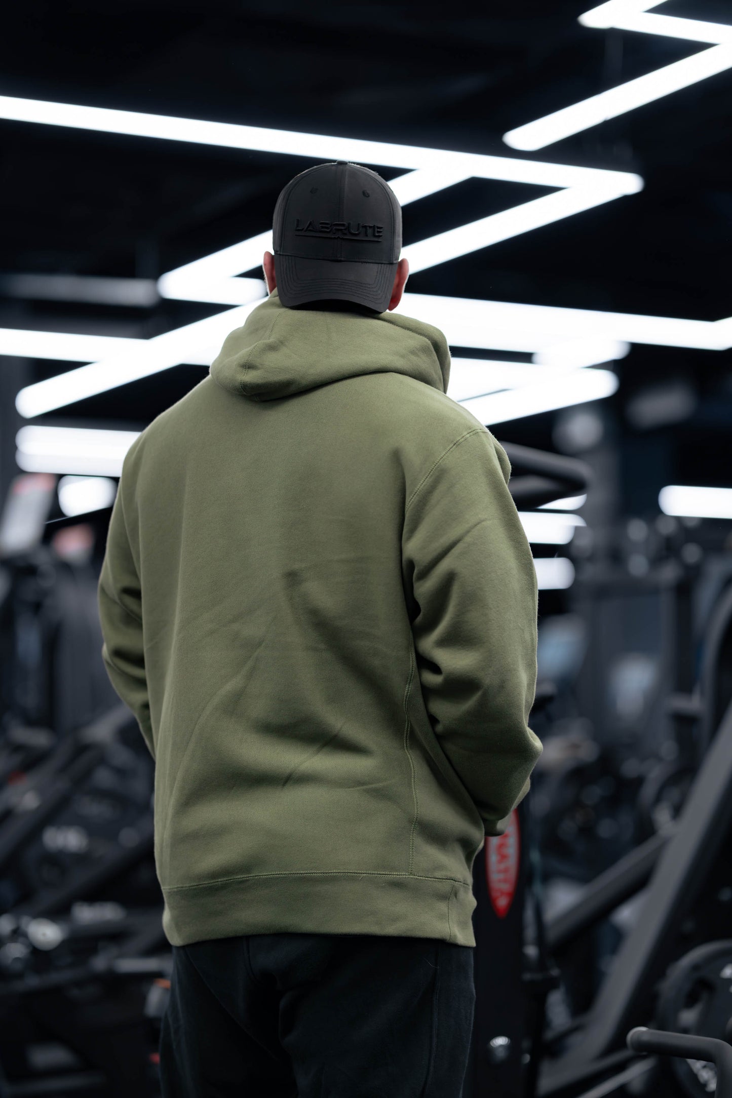 Premium sweat à capuchon kaki Labrute avec broderie 3D noir pour le gym ou de tous les jours, design au Canada, produit du Québec, parfait pour les bodybuilders, la musculation, power within collection, pour un fort mindset , très confortable durable doux 
 et de qualité,khaki Labrute hoodie with black 3D embroidery for the gym or everyday, design in Canada, product from Quebec, perfect for bodybuilders, bodybuilding, power within collection, for a strong mindset, very comfortable, durable, good quality